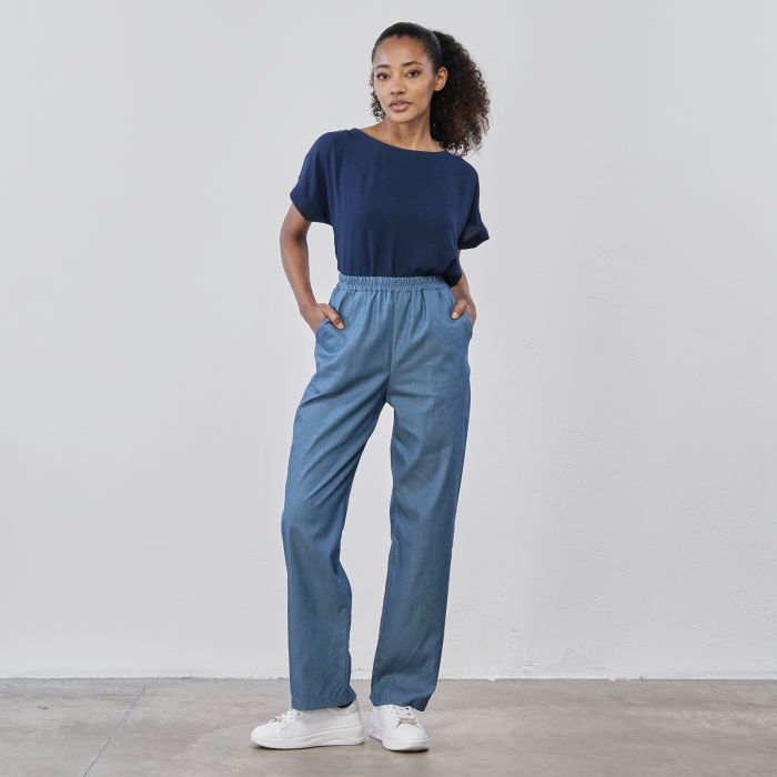 Pantaloni lunghi azzurri morbidi da donna con fascia elasticizzata in vita