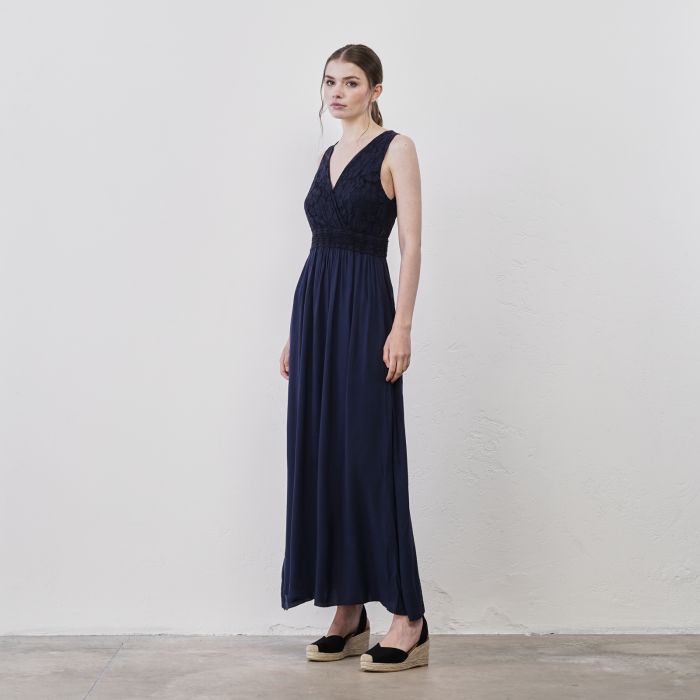 Abito lungo blu da donna senza maniche con busto in pizzo