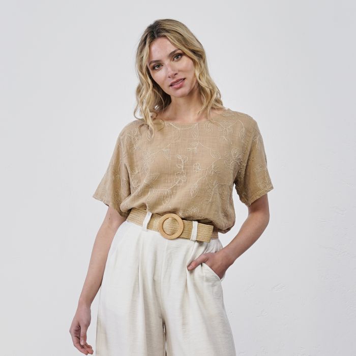 T-shirt beige da donna in cotone con ricami floreali