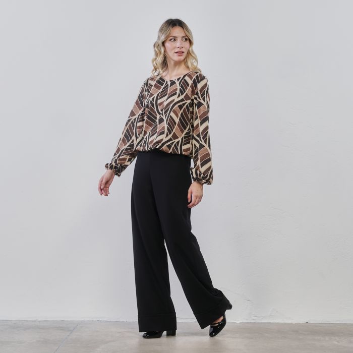 Pantaloni neri lunghi ampi da donna con maxi risvolto