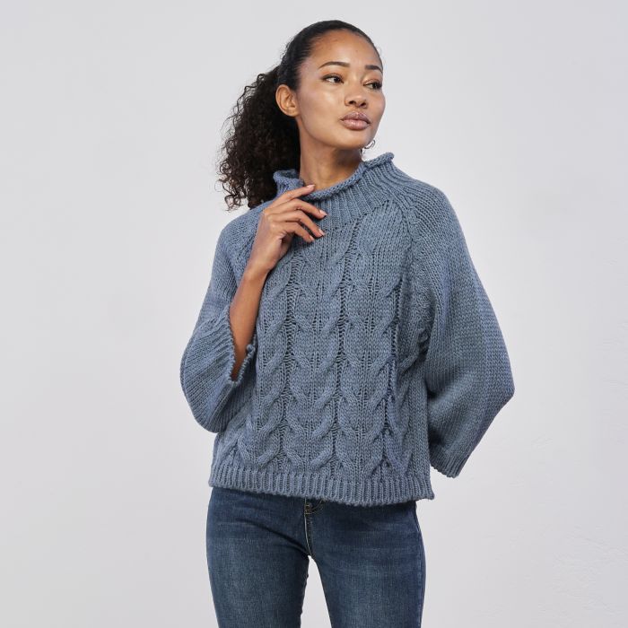 Maglione lupetto azzurro da donna con trecce