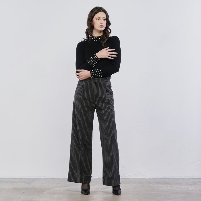 Pantaloni grigi lunghi ampi da donna in fantasia gessata