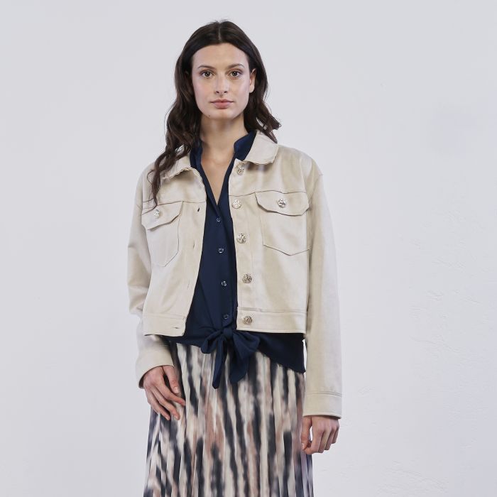 Giacca corta beige Alesya da donna con bottoni gioiello e tasche