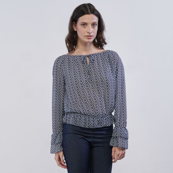 Camicia bianca e blu da donna Alesya in fantasia geometrica