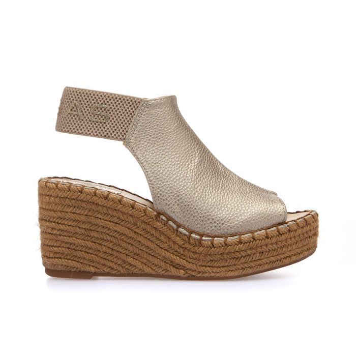 Sandali spuntati oro con maxi zeppa e fascia elastica con logo