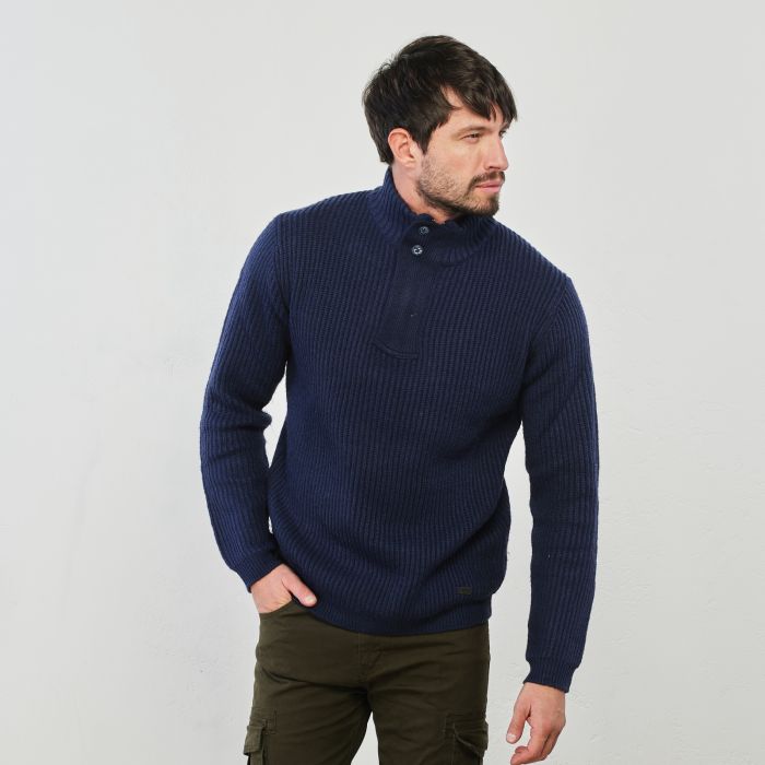 Maglione blu a lupetto con bottoni