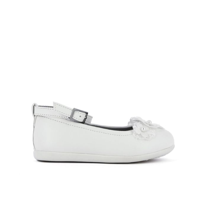 Ballerine bianche da bimba con fiori e cinturino alla caviglia