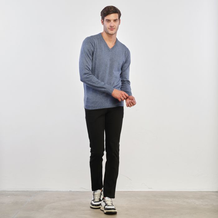 Pantaloni blu con tasche