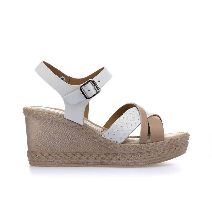 Sandali bianchi e beige con zeppa