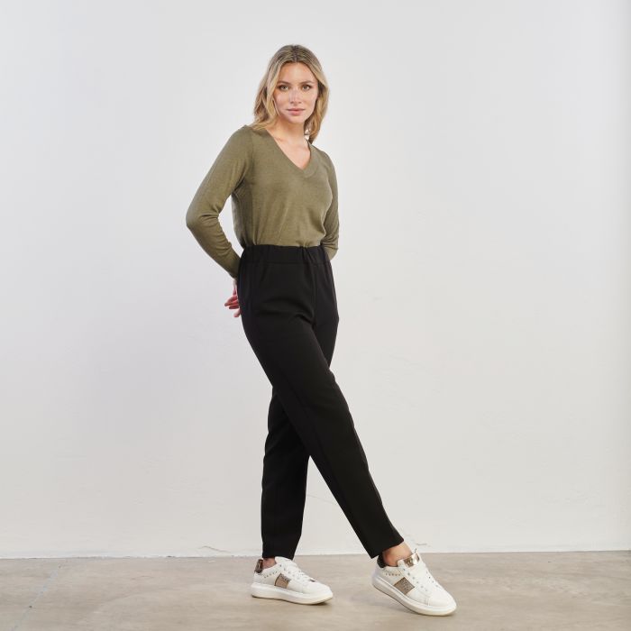 Pantaloni neri con elastico in vita