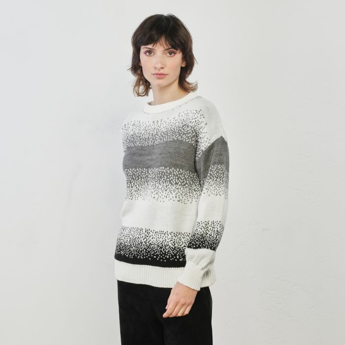 Maglione bianco e grigio fantasia