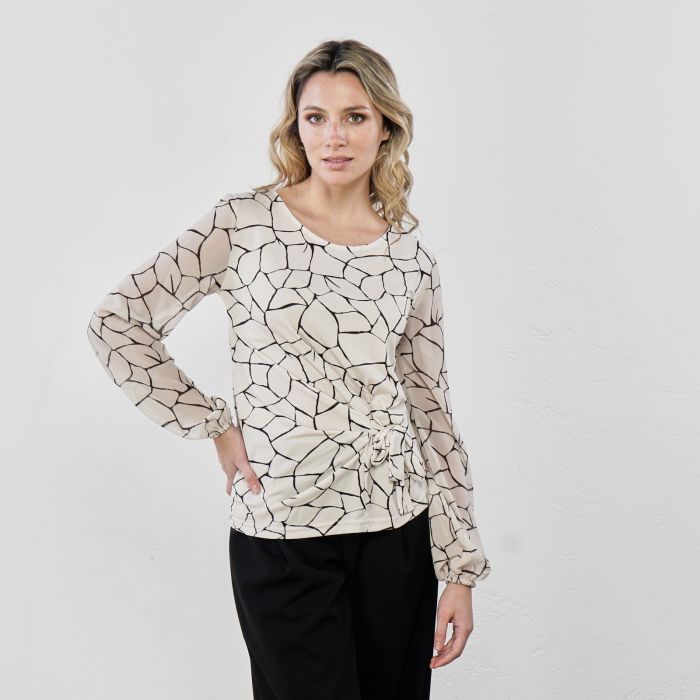 Blusa bianca con rouge