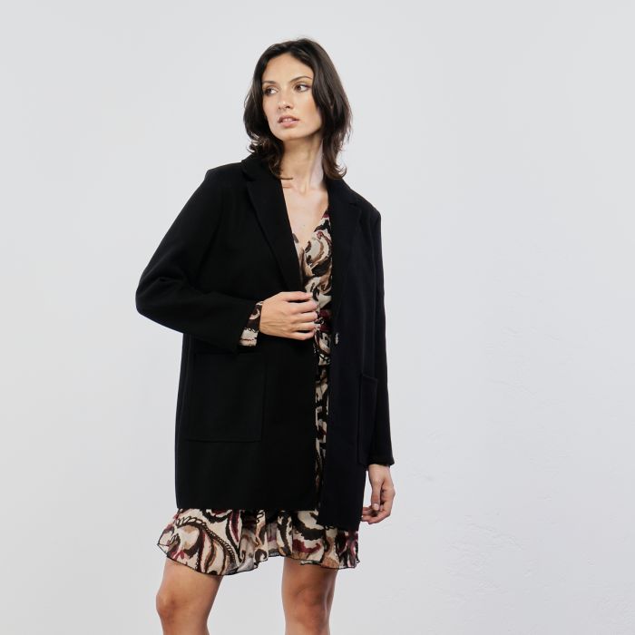 Cappotto nero taglio blazer