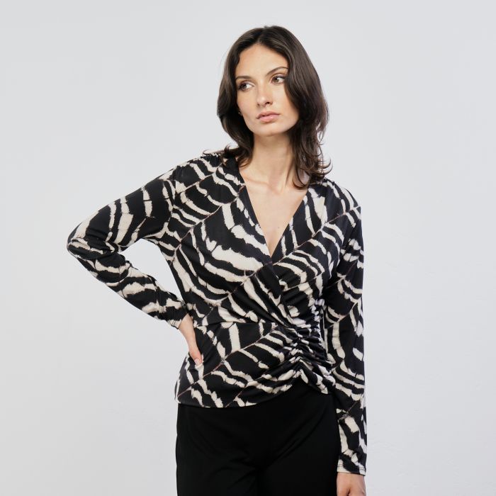 Blusa nera animalier