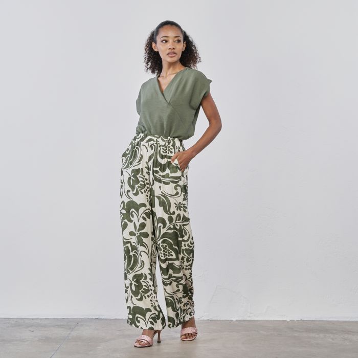 Pantaloni lunghi verdi e bianchi da donna in fantasia floreale