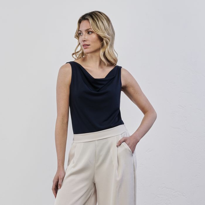 Top blu da donna con scollo morbido