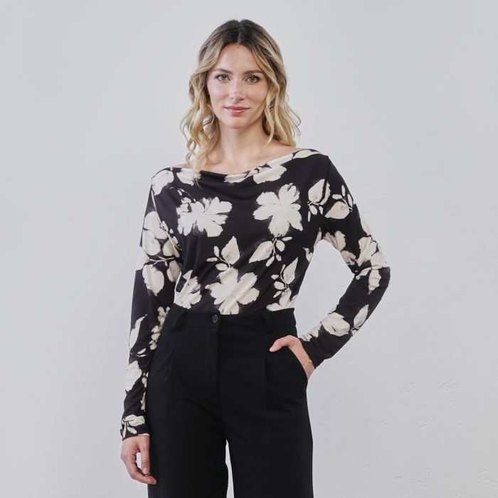 Maglia nera da donna in fantasia floreale