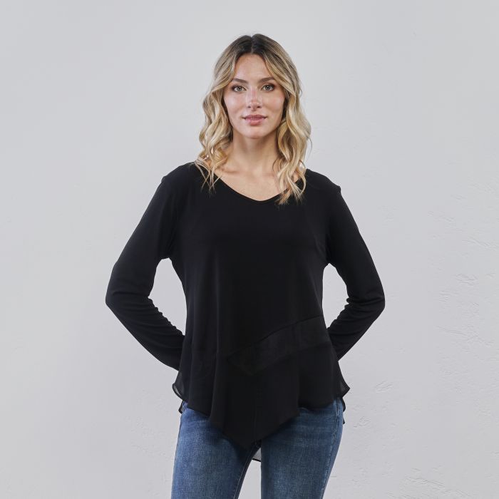 Maglia nera da donna con orlo asimmetrico e inserto in tulle