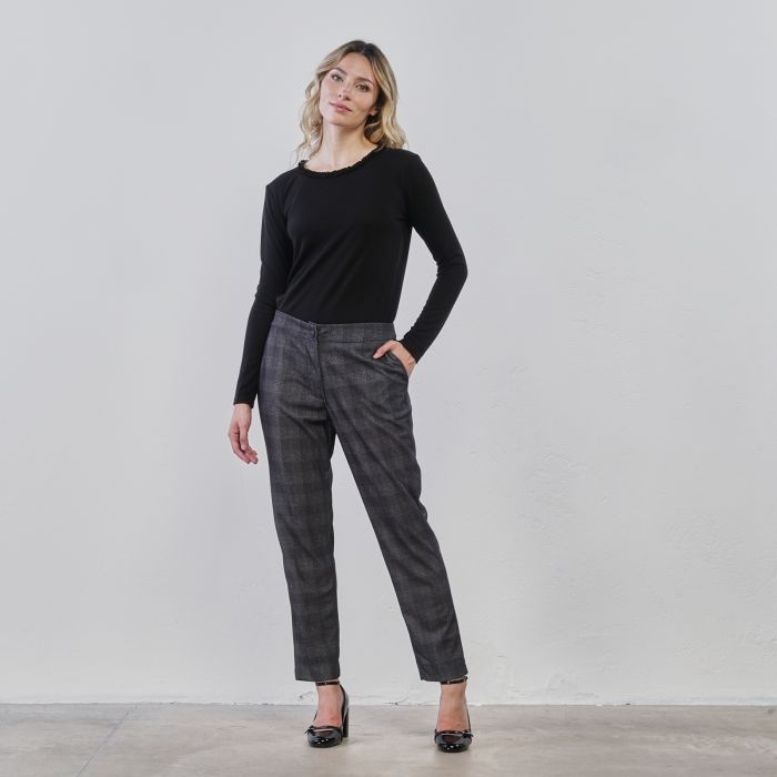 Pantaloni grigi da donna in stampa check con tasche