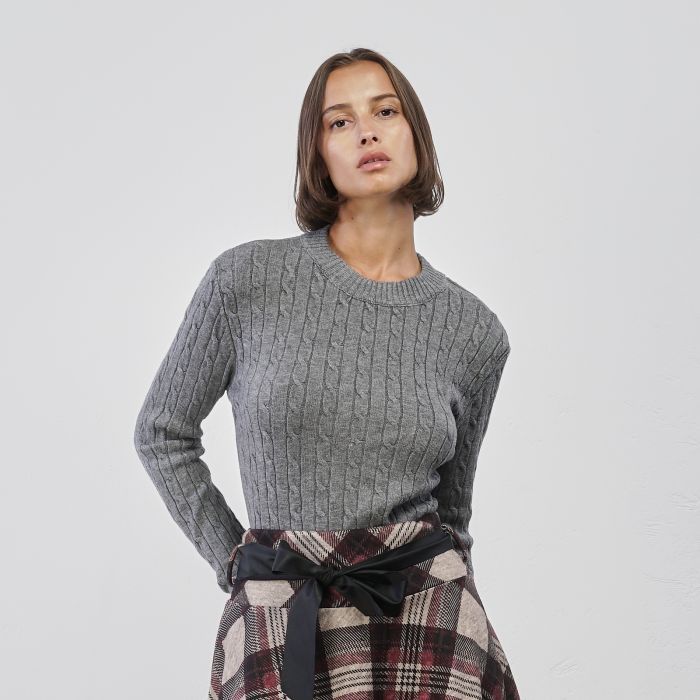 Maglioncino grigio da donna in tessuto lavorato