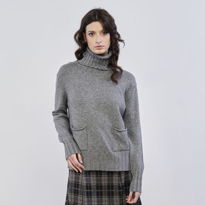 Maglione grigio dolcevita da donna con tasche