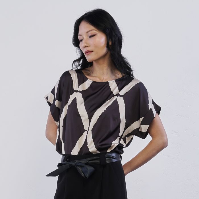 Blusa bianca e nera Alesya da donna in tessuto fluido