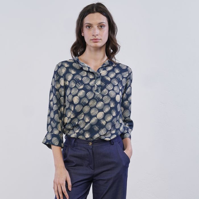 Camicia blu da donna Alesya in fantasia maxi pois