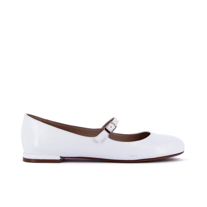 Ballerine bianche lucide modello mary jane con cinturino