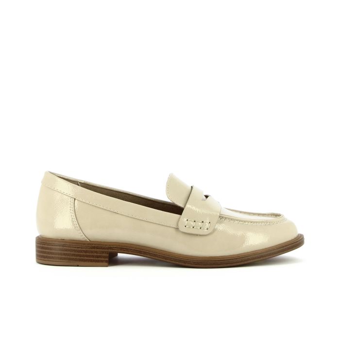 Mocassini casual beige lucidi con fessura a bocca di leone