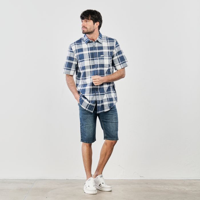 Camicia blu con maniche corte e fantasia check