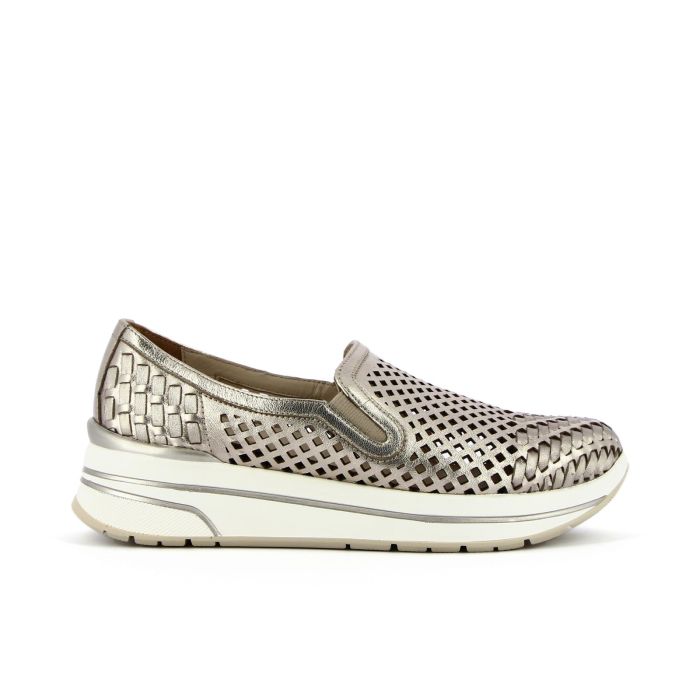 Sneakers slip-on oro senza lacci con trama traforata e dettaglio intrecciato