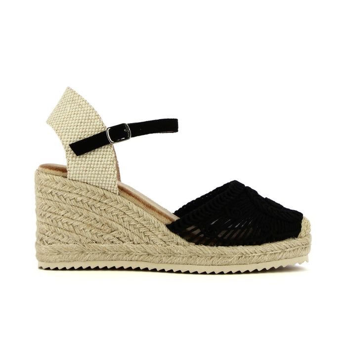 Sandali neri modello campesine con ricami e zeppa