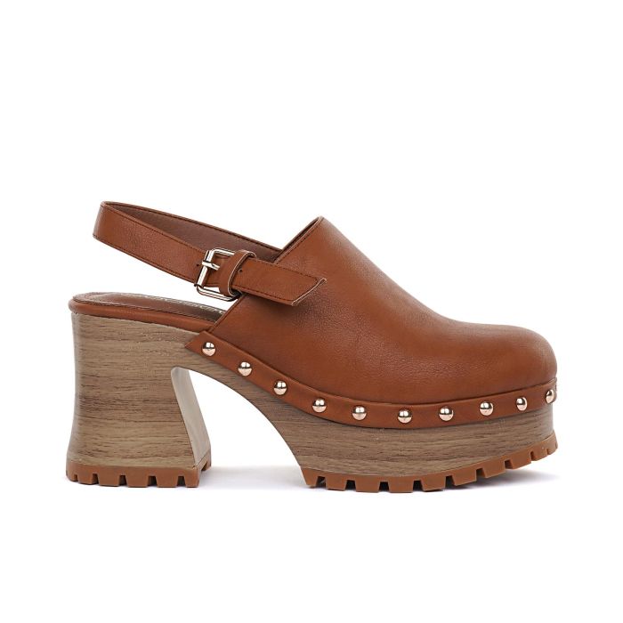 Zoccoli sportivi marroni chiusi con tacco altro largo e plateau