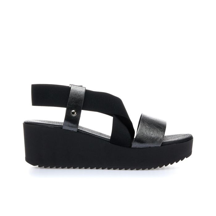 Sandali neri con zeppa e dettaglio laminato