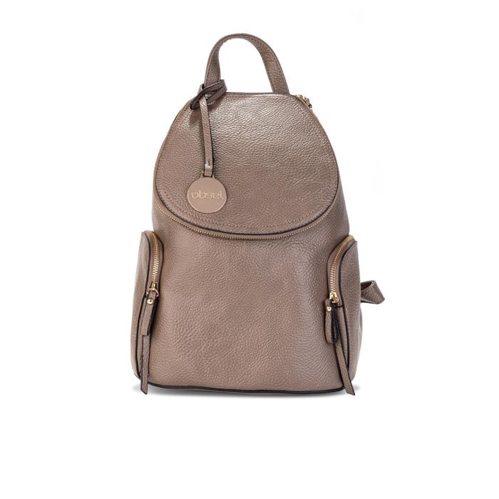 Zaino beige con tasche laterali e ciondolo