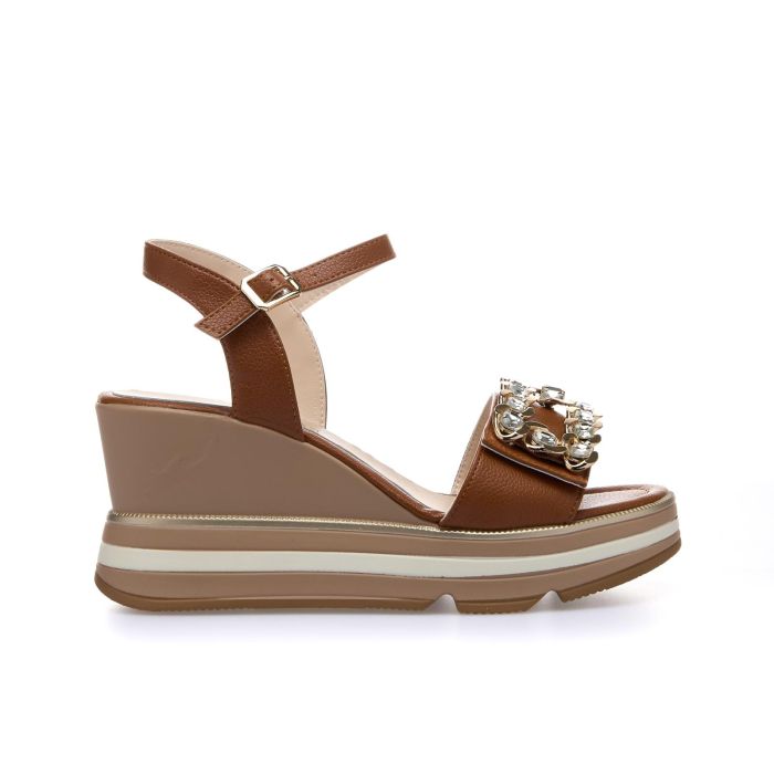 Sandali marroni in pelle con zeppa e pietre gioiello