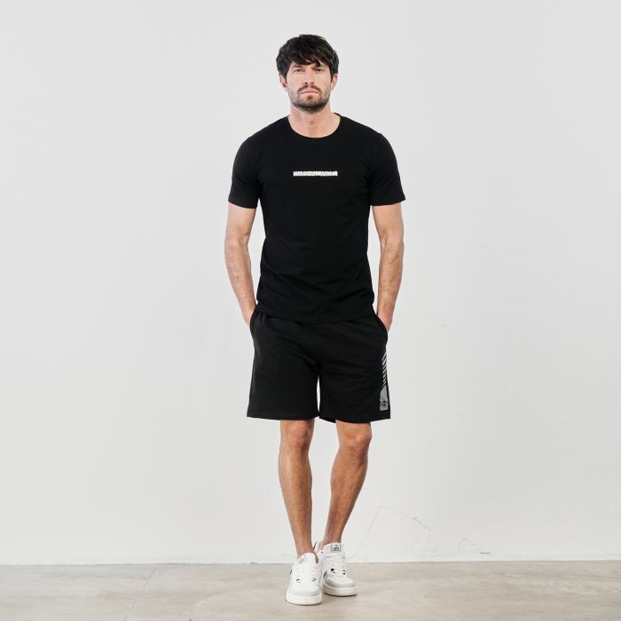 Shorts neri in tessuto sportivo con tasche e coulisse