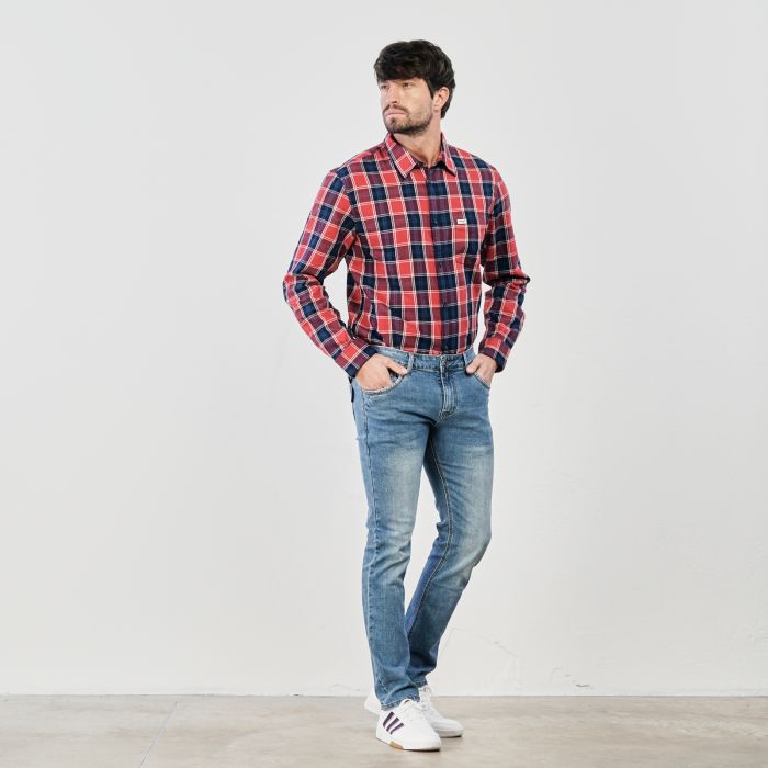 Jeans azzurri effetto stone washed con tasche