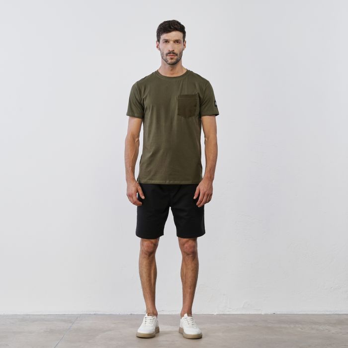 Pantaloni sportivi neri corti da uomo