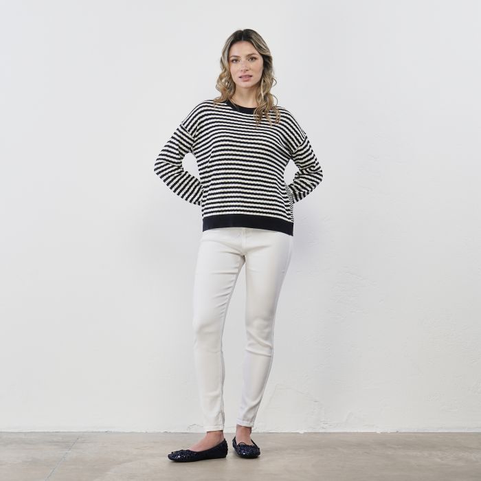 Pantaloni bianchi da donna con vestibilità skinny