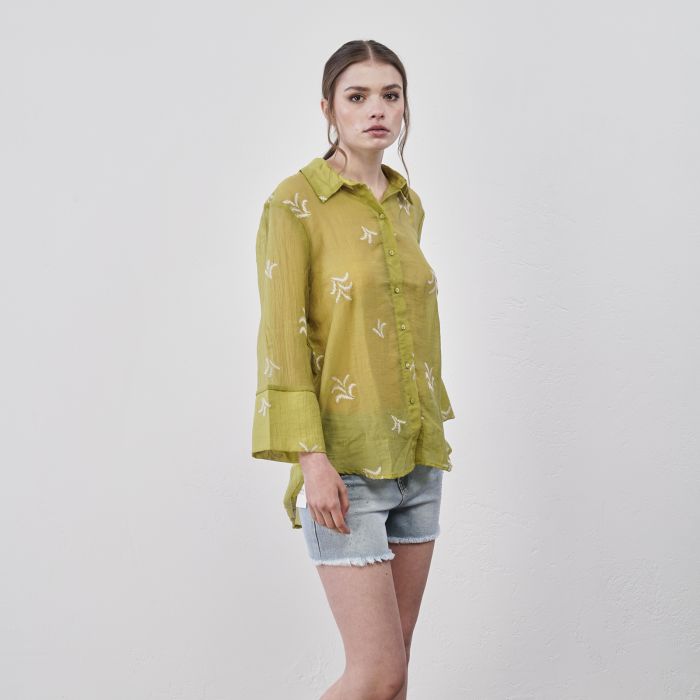 Shorts azzurri in denim con tasche e strass