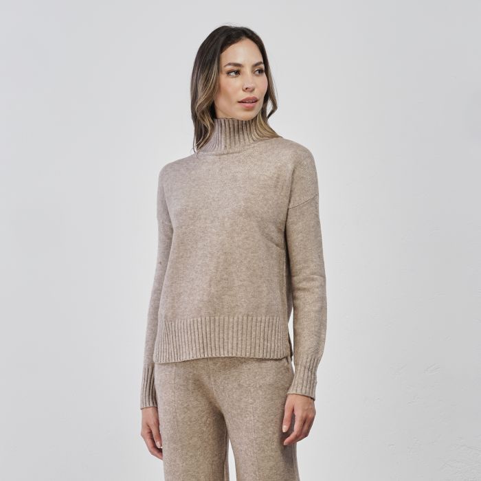 Maglionce dolcevita beige da donna