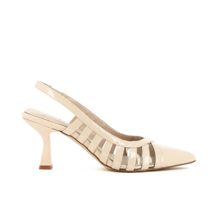 Decolletè lucide beige a punta con tacco medio a rocchetto e soft sock