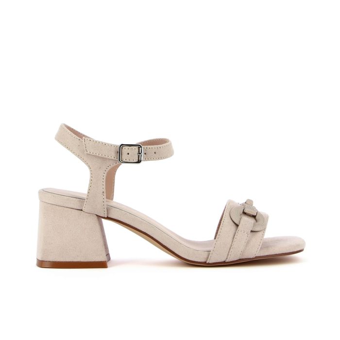 Sandali beige con sottopiede soft sock morsetto e tacco medio largo