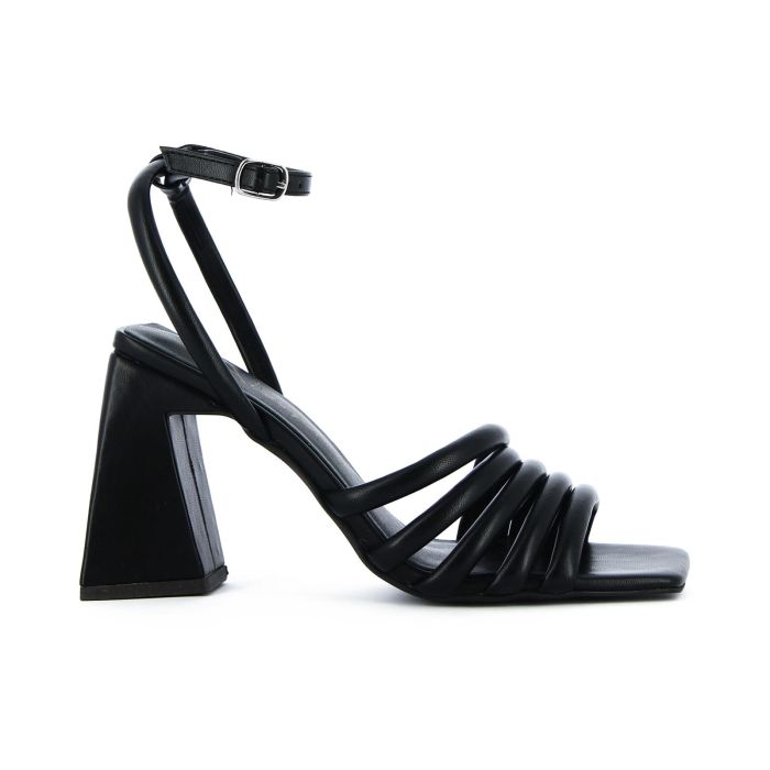 Sandali neri con tacco alto largo e cinturini