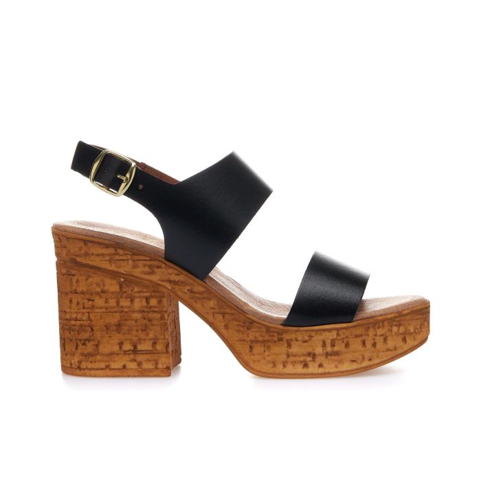 Sandali neri con tacco e plateau