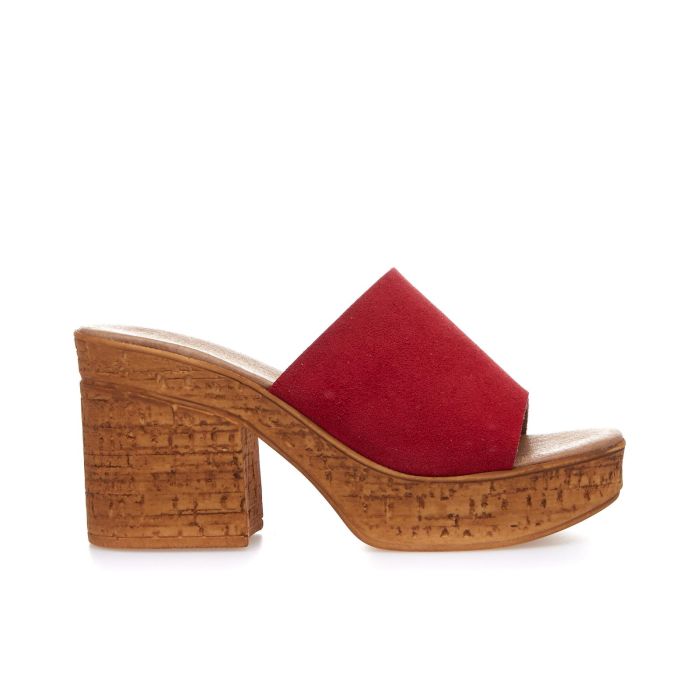 Zoccoli rossi in pelle con tacco e plateau