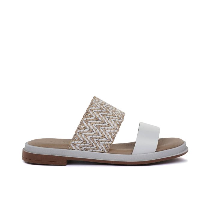 Ciabattine bianche da donna con fibbia effetto intreccio