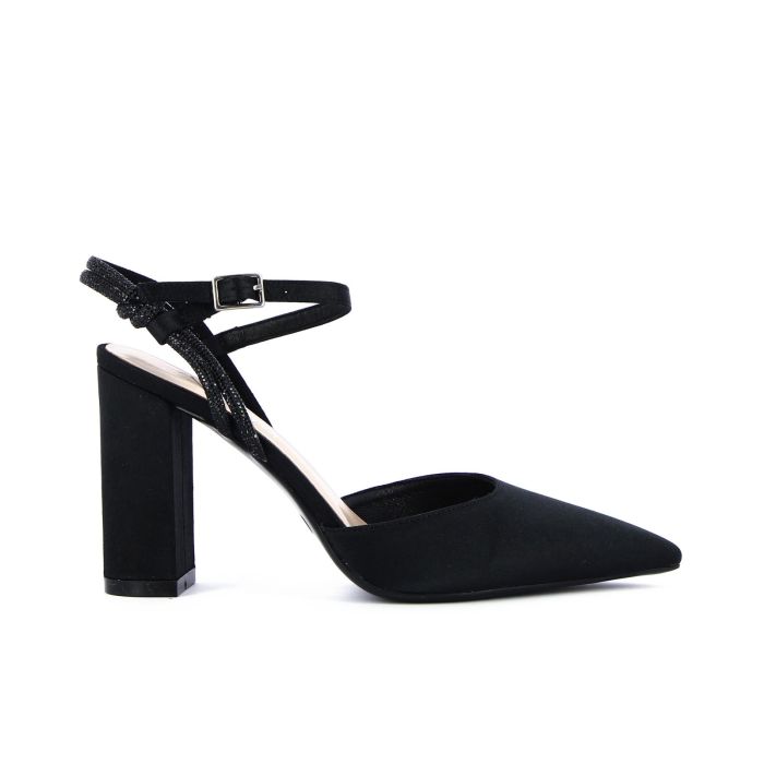 Decolletè nere satinate a punta con tacco alto largo cinturino e dettagio con strass