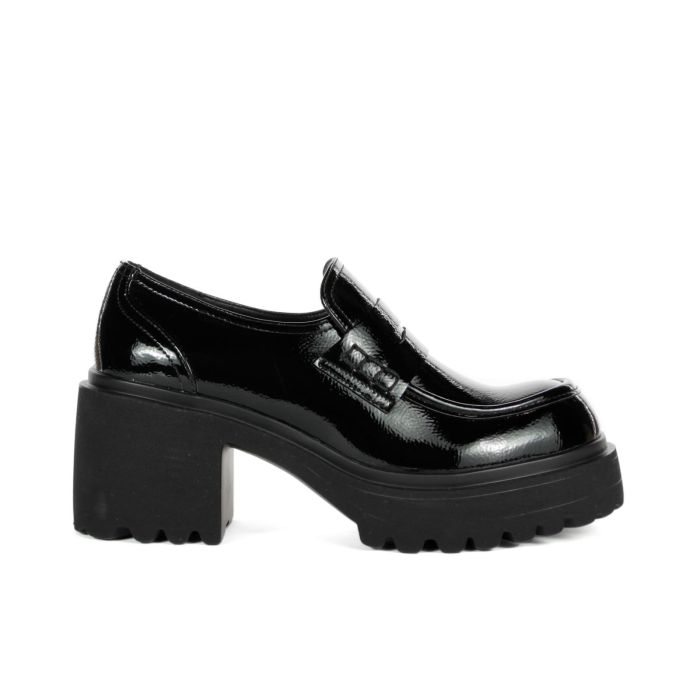 Mocassini neri lucidi con tacco largo alto e plateau